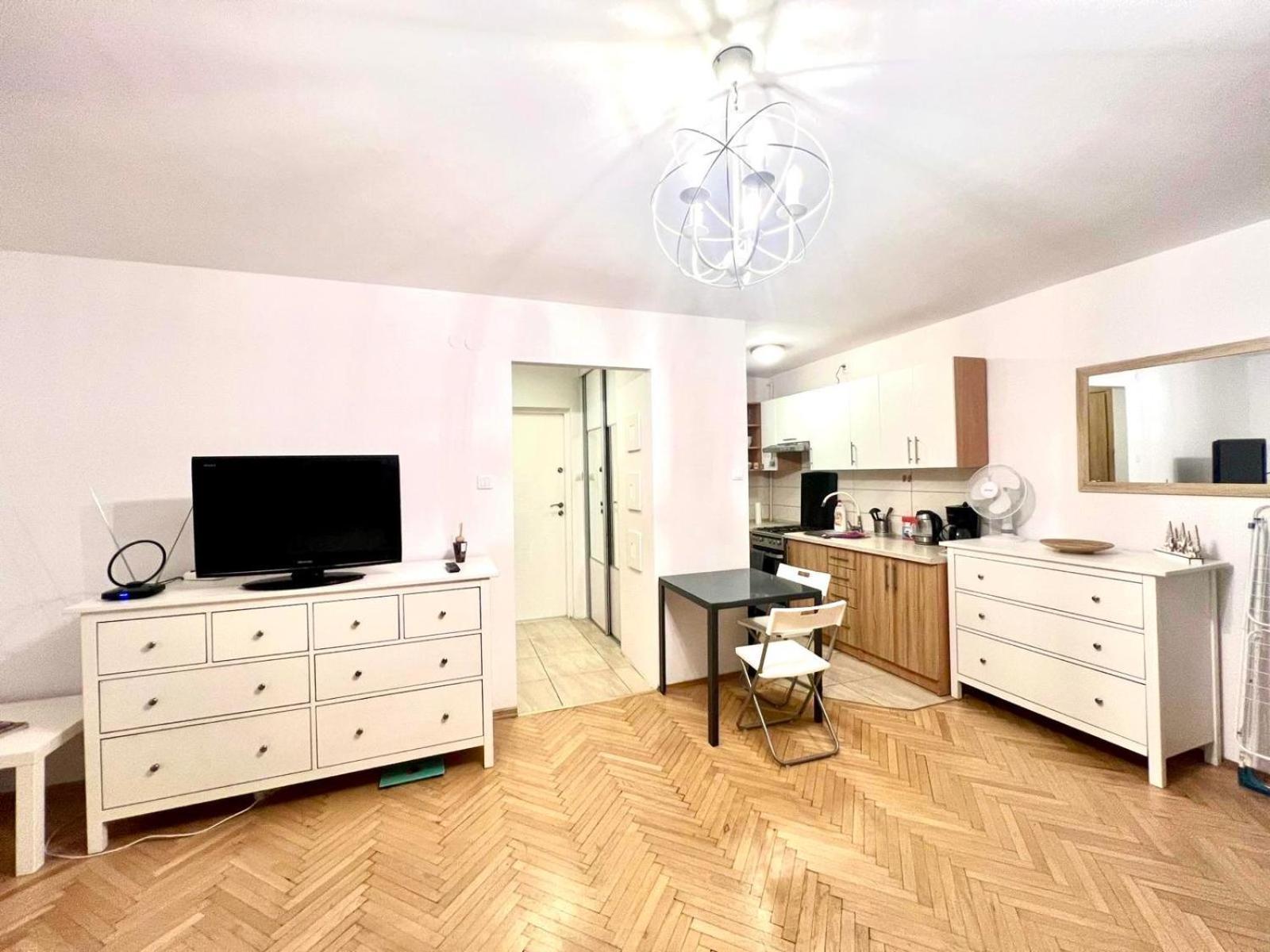 Entire Studio In Centrum Apartment วอร์ซอ ภายนอก รูปภาพ